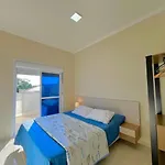 Vista Mar Duplex Com Tres Dormitorios Sendo 2 Suites ,1 Banheiro Social A 40M Da Praia Dos Ingleses E Localizacao Excelente, Perto De Tudo!