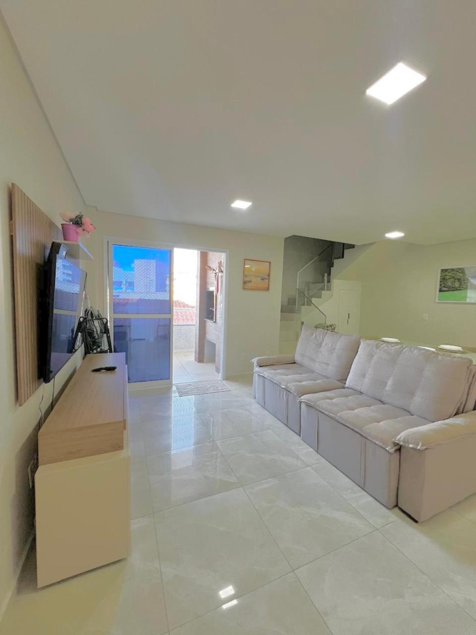 Apartamento Vista Mar Duplex Com Tres Sendo 2 ,1 Banheiro Social A 40m Da Dos Ingleses E Localizacao Excelente, Perto De Tudo! Florianopolis
