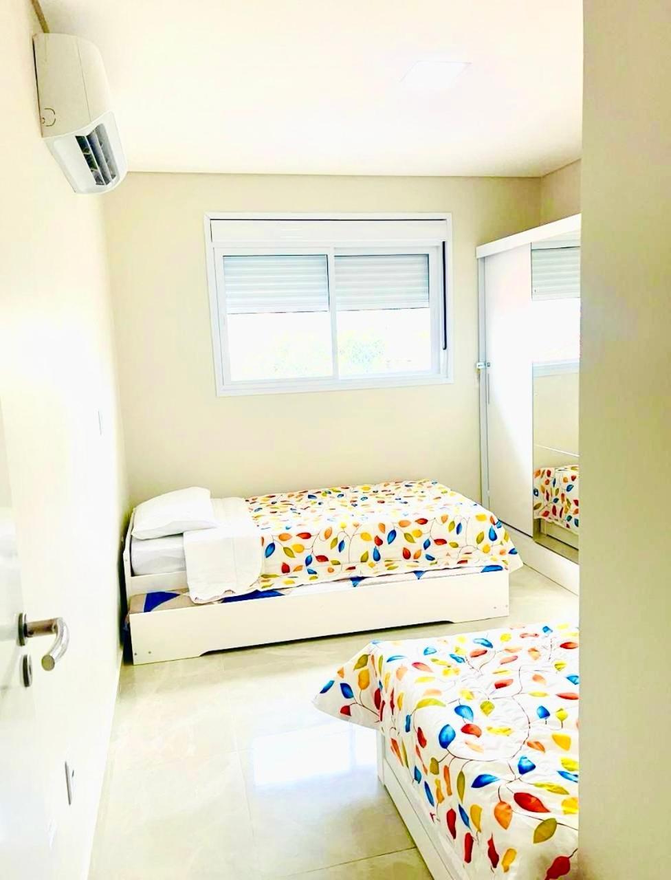Apartamento Vista Mar Duplex Com Tres Sendo 2 ,1 Banheiro Social A 40m Da Dos Ingleses E Localizacao Excelente, Perto De Tudo! Florianopolis